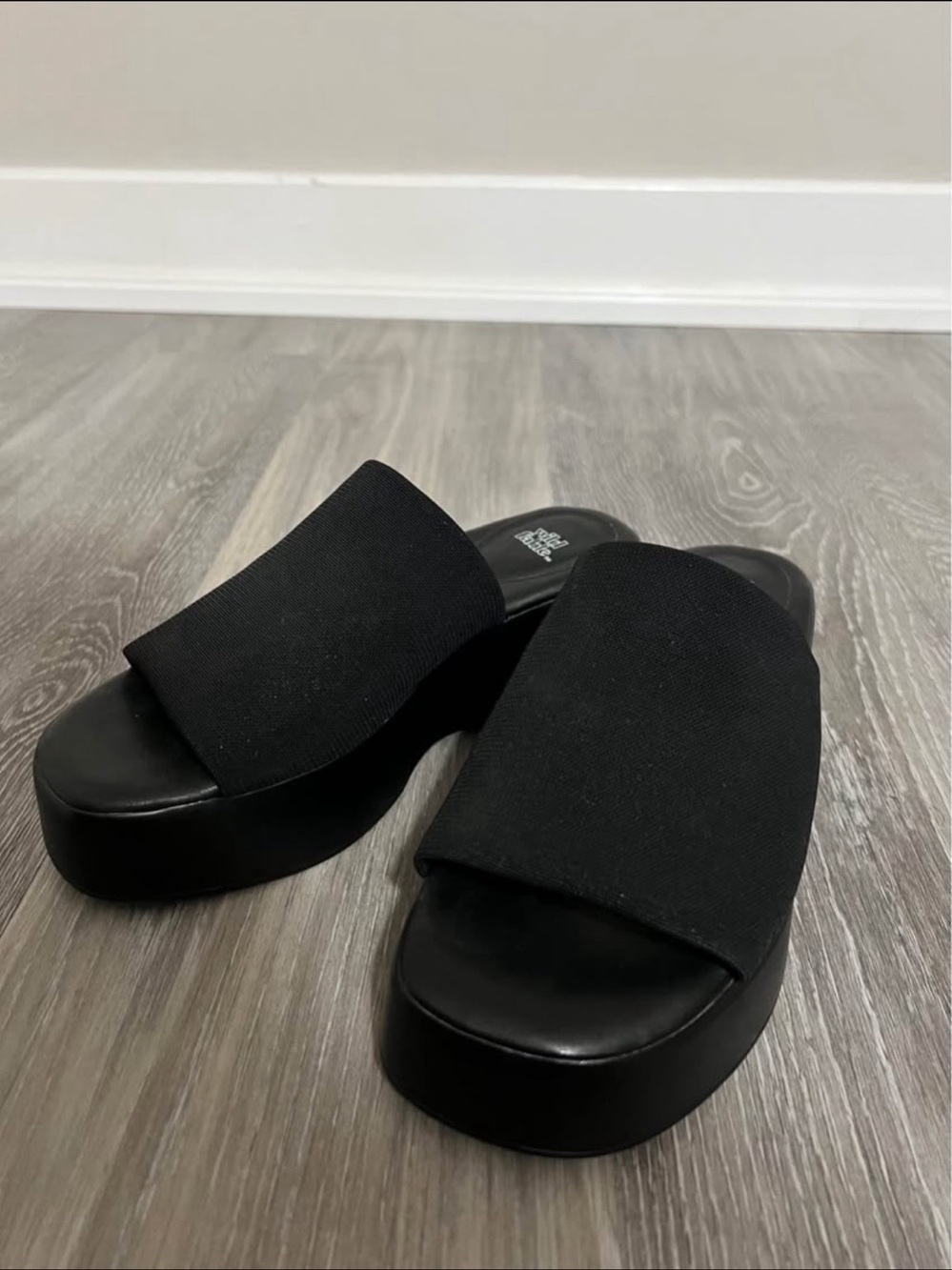 Wild Fable Black Platform Slide Sandals Like New